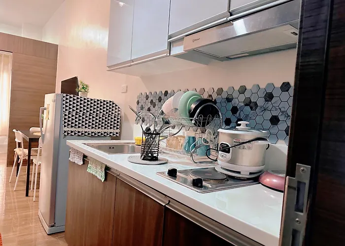 Makati Ph Snowwhite Staycation Aparthotel 3*